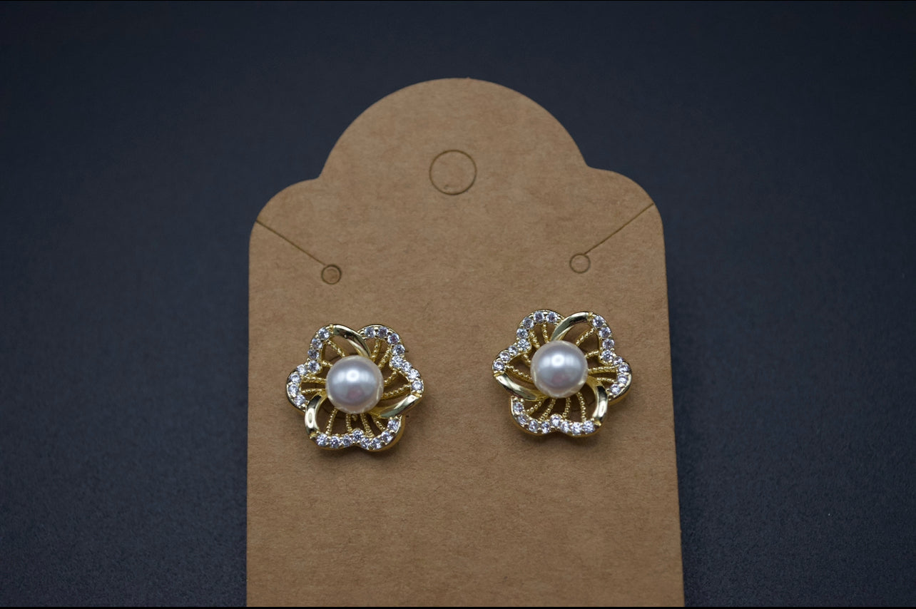 Pearly Flower Stud Earrings