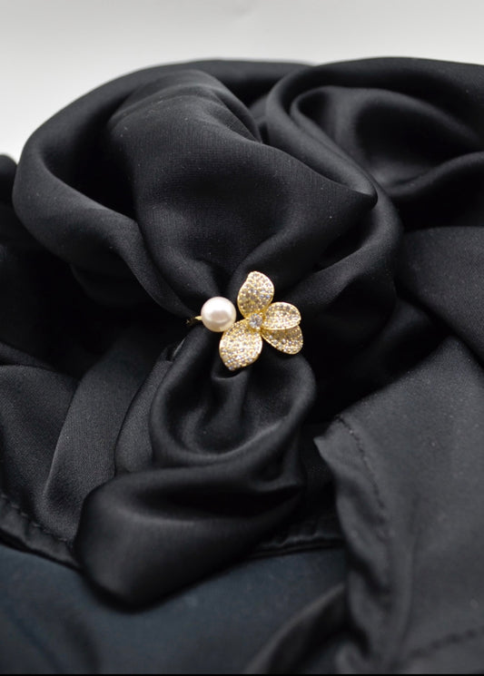 Pearl Petal Ring - Adjustable